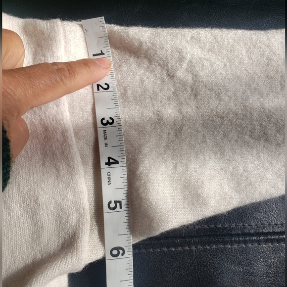 Wilfred White V-Neck Sweater - Picture 11 of 12